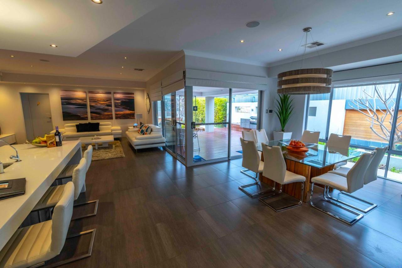 Magnificent Beach Retreat *